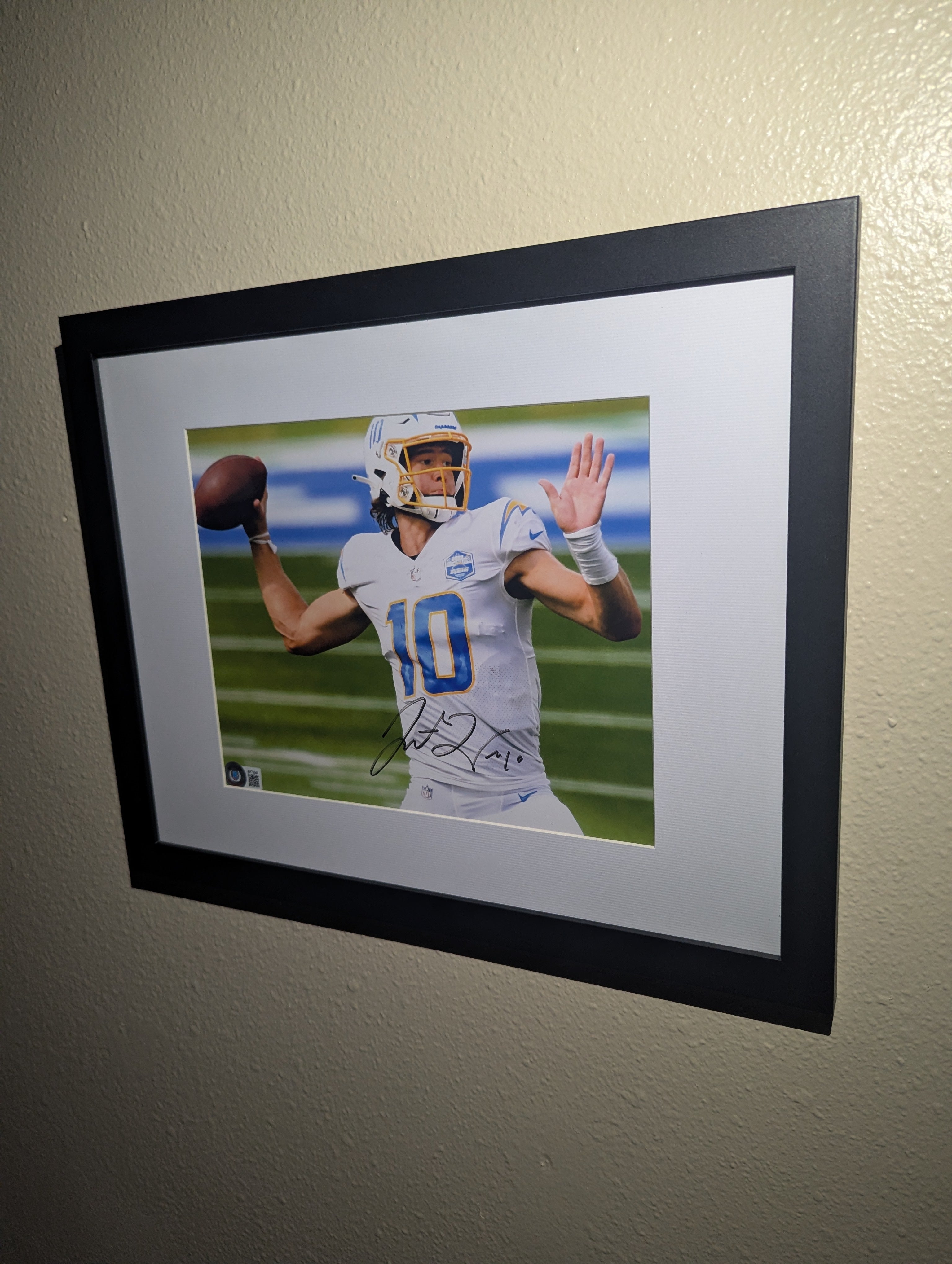 Justin Herbert - Signed 8x10 (Beckett)
