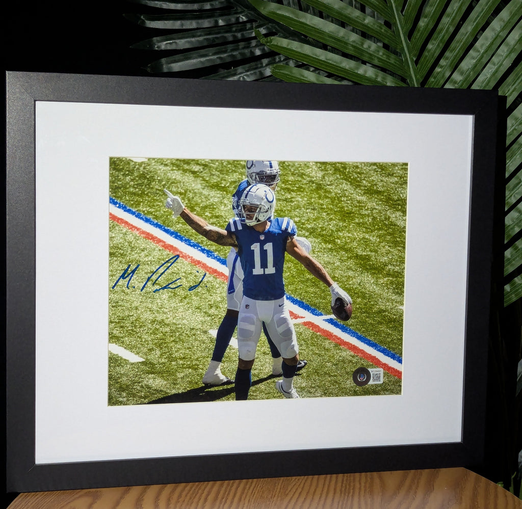 Michael Pittman Jr - Signed 8x10 (Beckett)