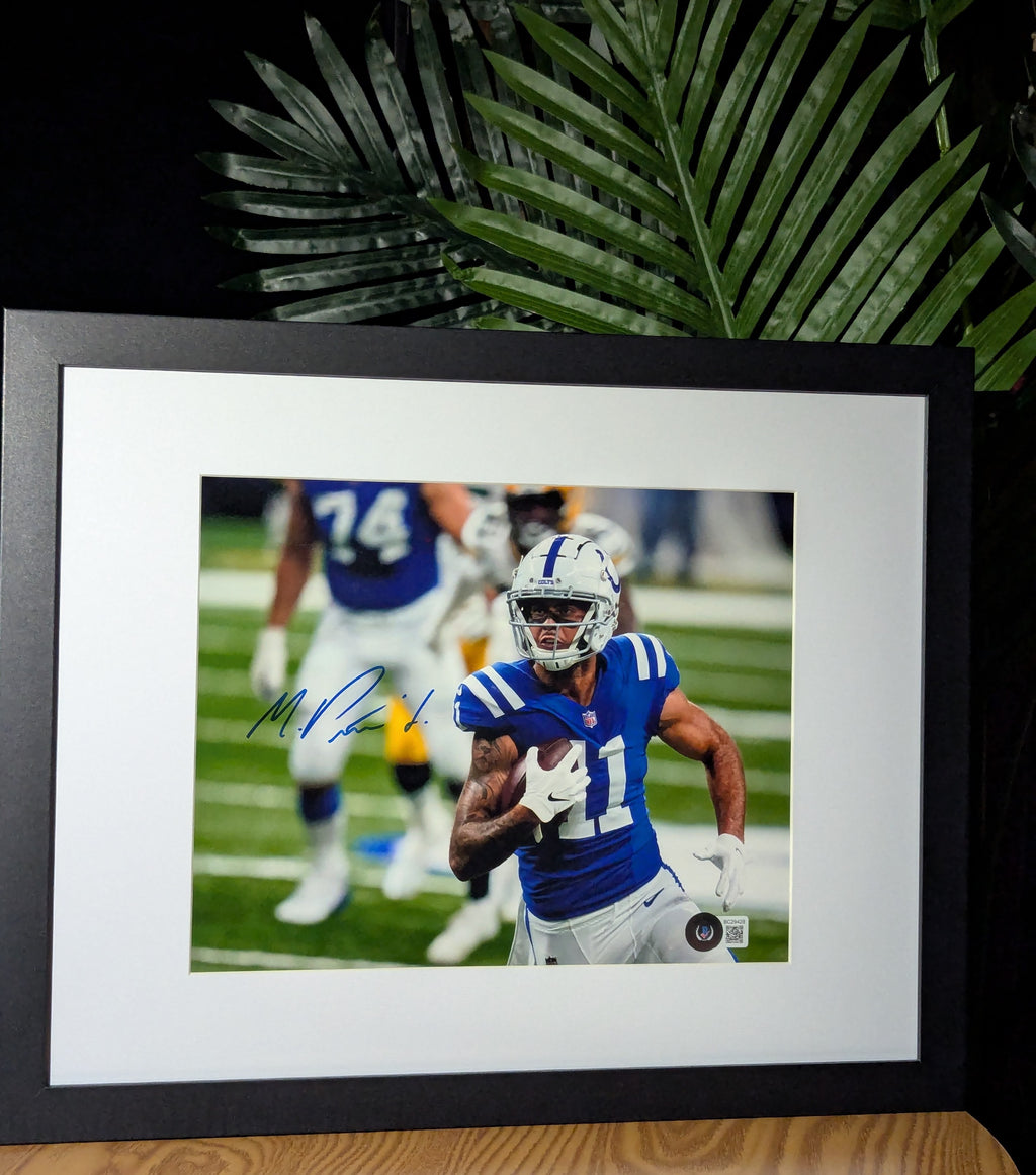 Michael Pittman Jr - Signed 8x10 (Beckett)